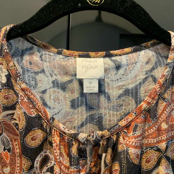Roan and Ryan paisley print blouse with silver metallic threading.  Size M - Picture 3 of 6